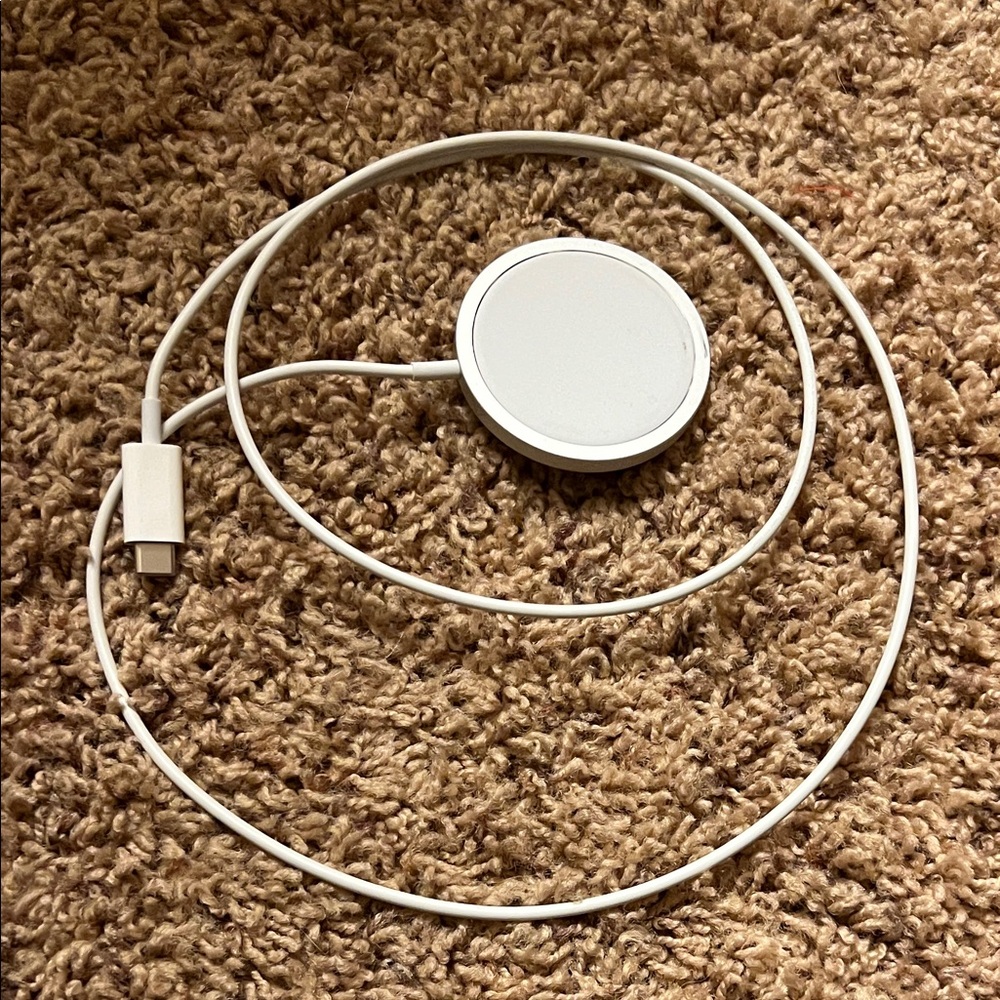 White Magnetic USB-C Wireless Charger Cable